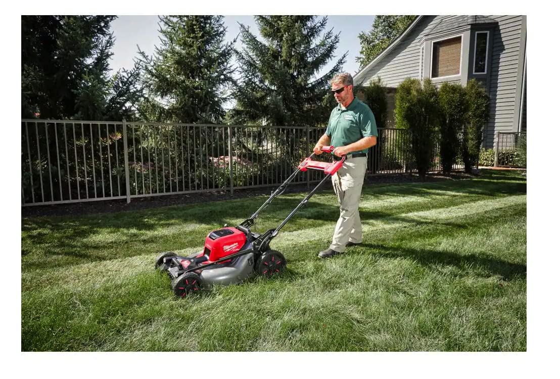 Milwaukee Electric - M18 Fuel. 21 SELF-PROPELLED Dual Battery Mower KI